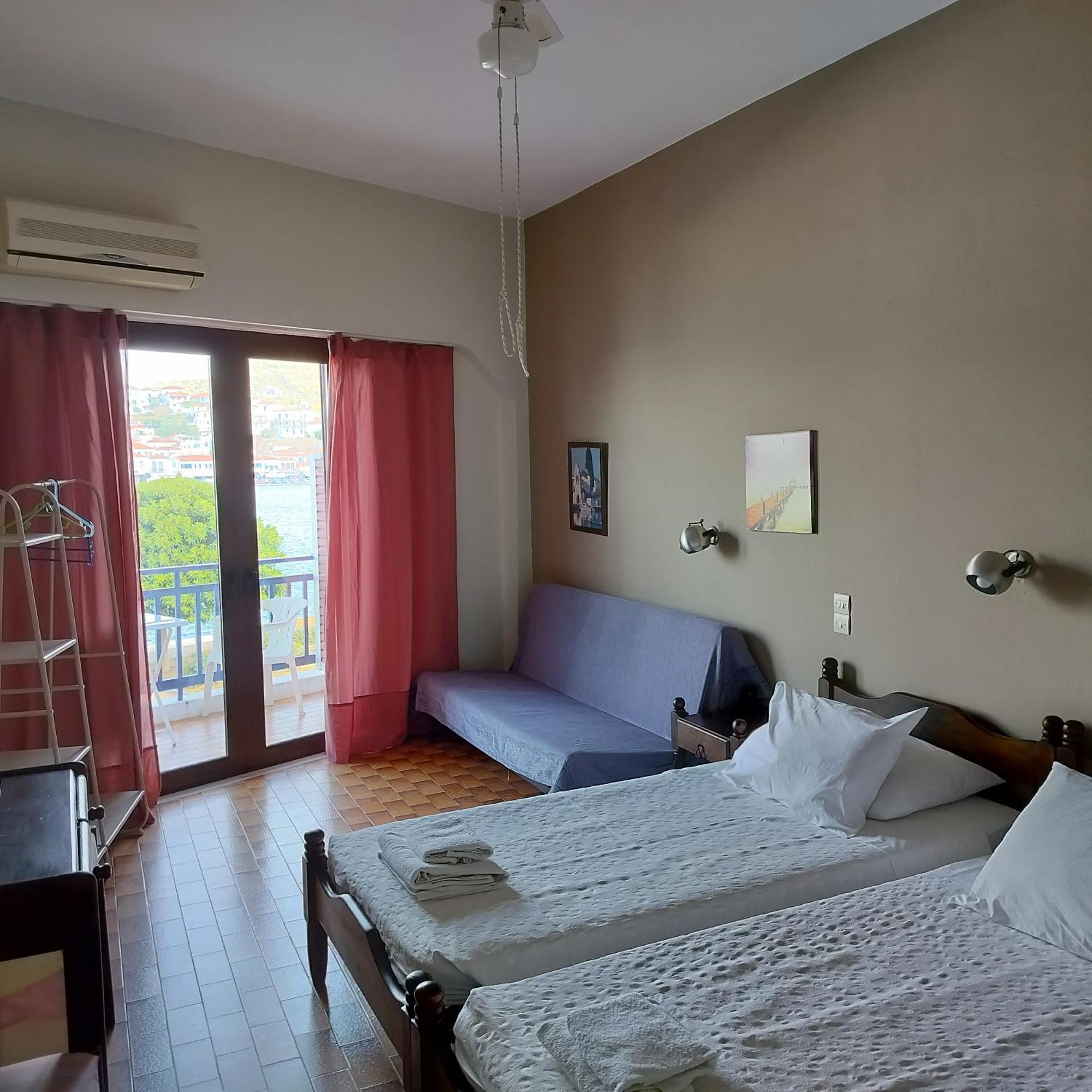 Bissias Guest House Galatás Exteriér fotografie