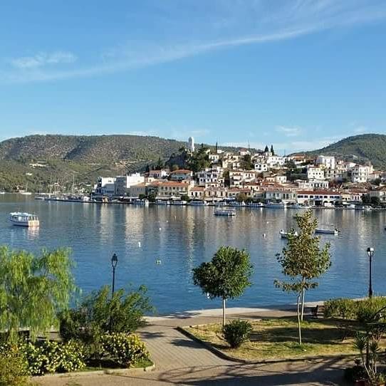 Bissias Guest House Galatás Exteriér fotografie