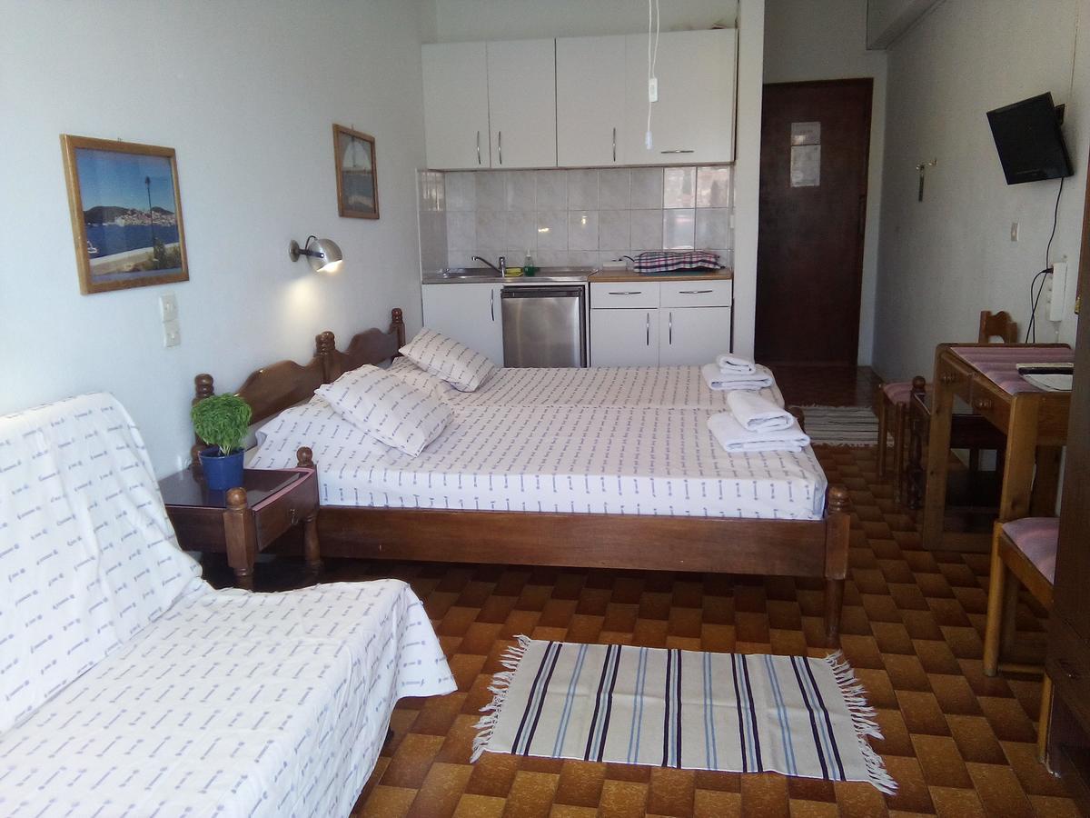 Bissias Guest House Galatás Exteriér fotografie
